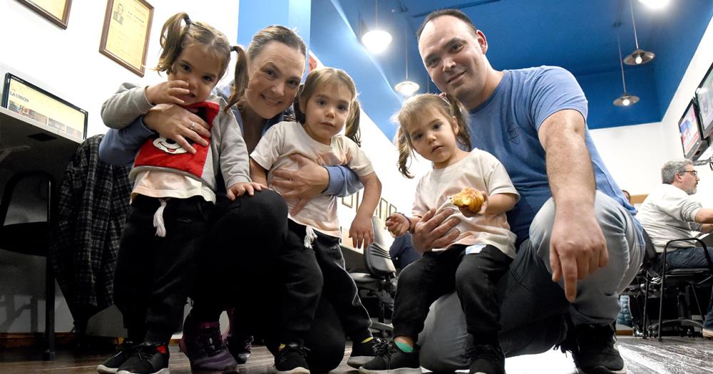 A diacuteas de cumplir 3 antildeos las trigemelas de Lomas visitaron La Unioacuten