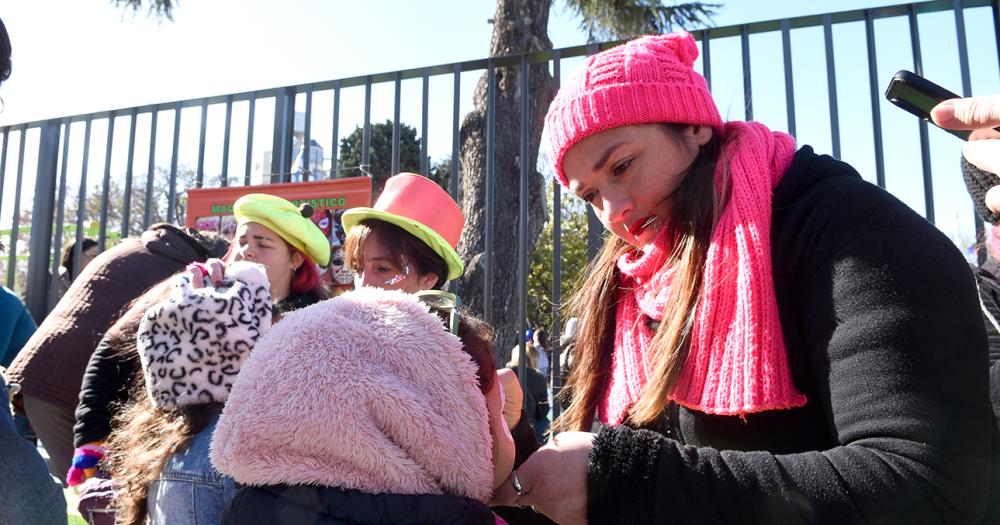 Las payasas de la Grigera le ponen arte y color a las vacaciones de invierno