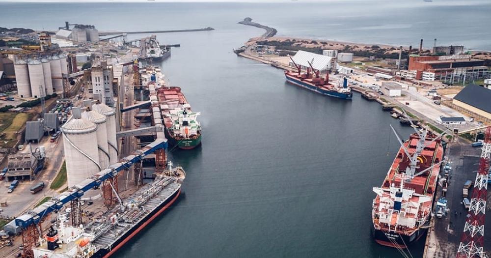 Kicillof ponderoacute el rol de los puertos bonaerenses