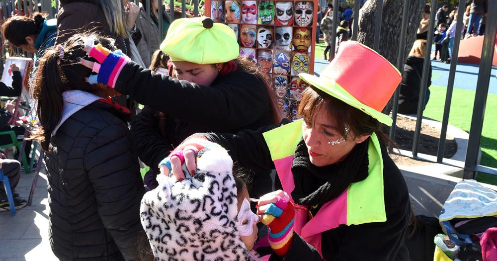 Las payasas de la Grigera le ponen arte y color a las vacaciones de invierno