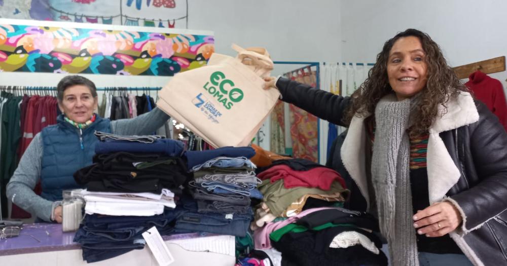 Ya entregaron 4000 bolsas reutilizables a comercios de Lomas