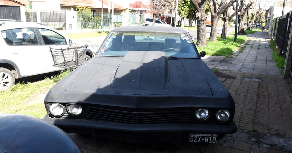 Tiene 17 antildeos y arma su primer auto con piezas que hay en su casa