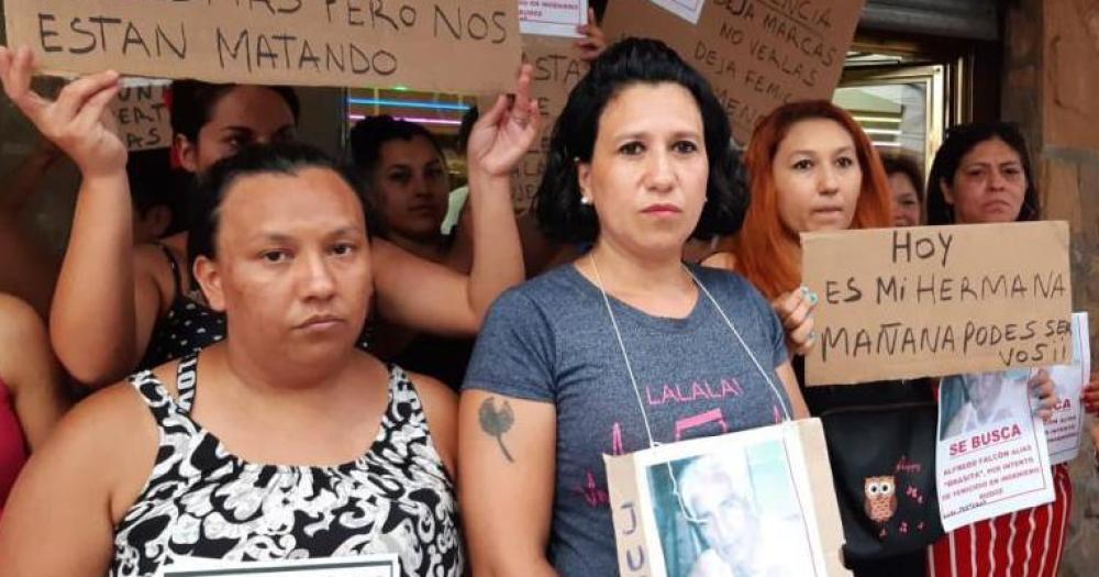 En el medio Teresa Acosta la mujer que casi muere asesinada por la balacera
