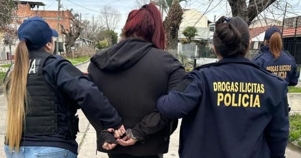 Personal de Drogas Ilícitas de Lomas se llevó detenida a la mujer apodada La Colo