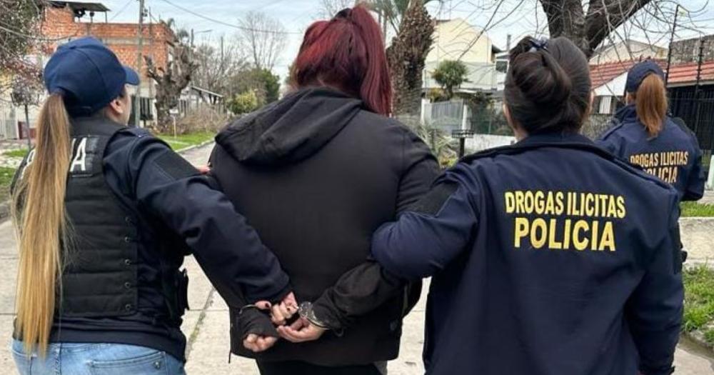 Personal de Drogas Ilícitas de Lomas se llevó detenida a la mujer apodada La Colo