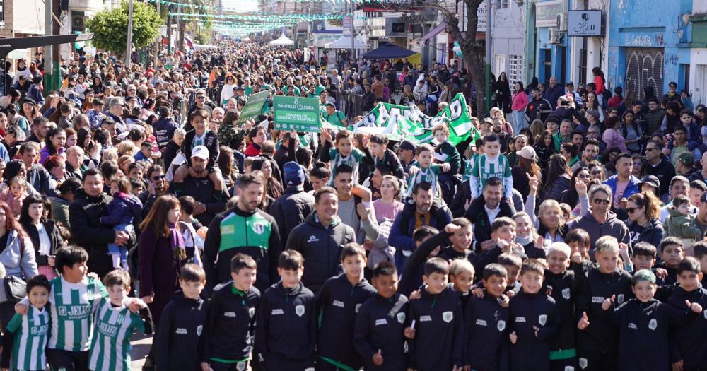 Las calles se llenaron de verde y blanco