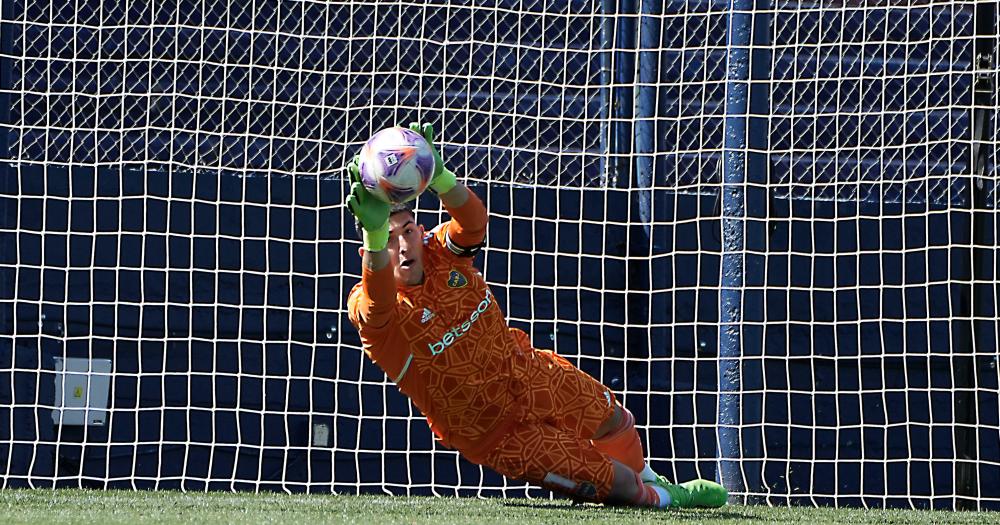 Brey ataja el penal de Espíndola