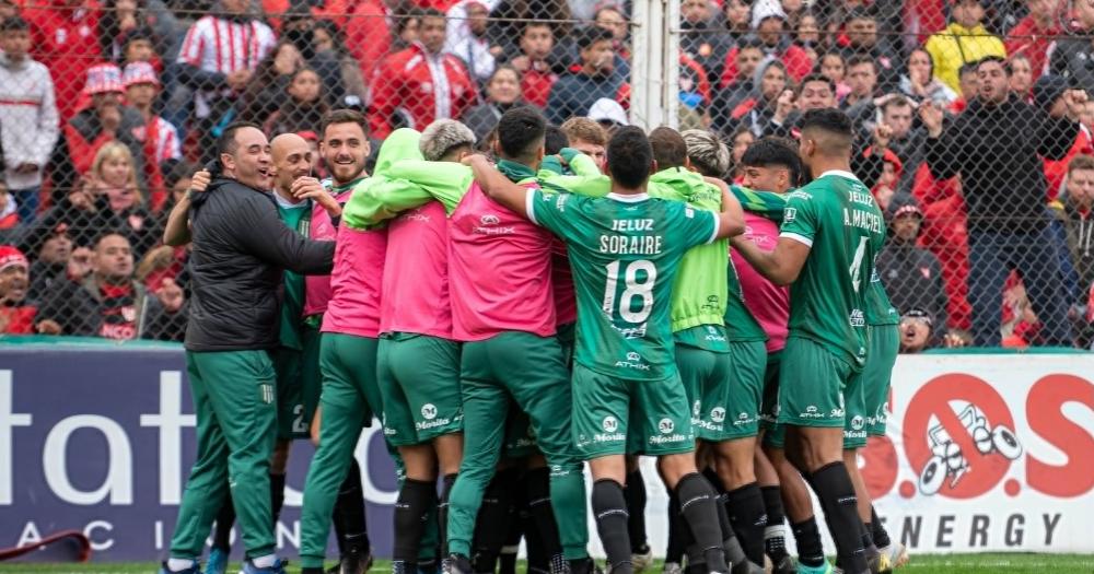 Triunfazo de Banfield en Córdoba ante Instituto sobre la hora