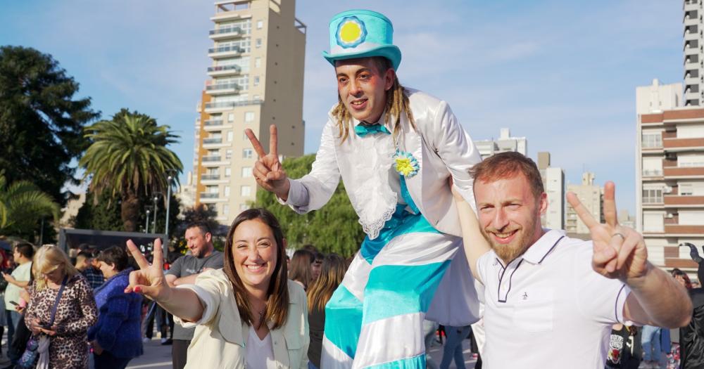 Marina Lesci y Federico Otermín visitaron la plaza