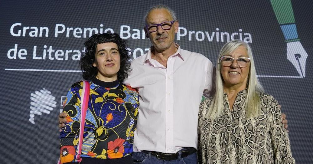 Laura ganó el segundo lugar gracias a su cuento Informe sobre pjaros