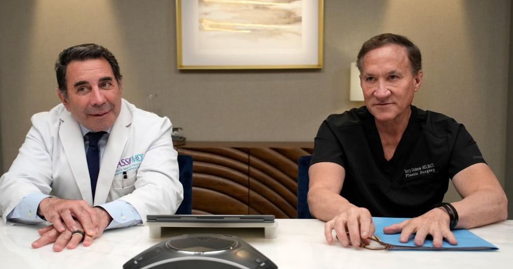 Los doctores Terry Dubrow y Paul Nassif