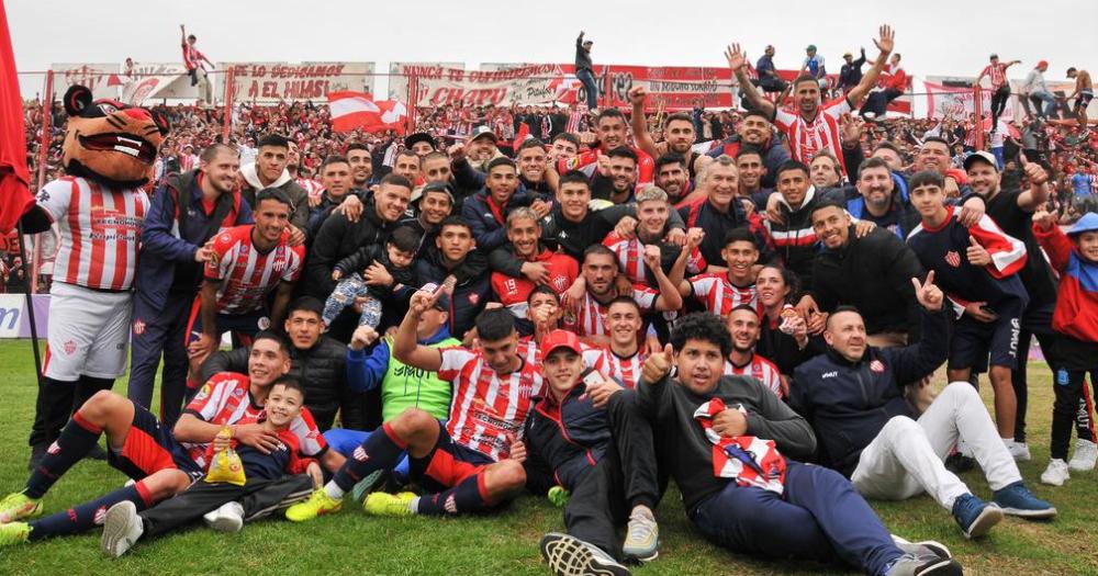 FINAL EN 0 Talleres (Remedios de Escalada) recibió a San Miguel en la  primera final por el primer ascenso a la Primera Nacional. El…