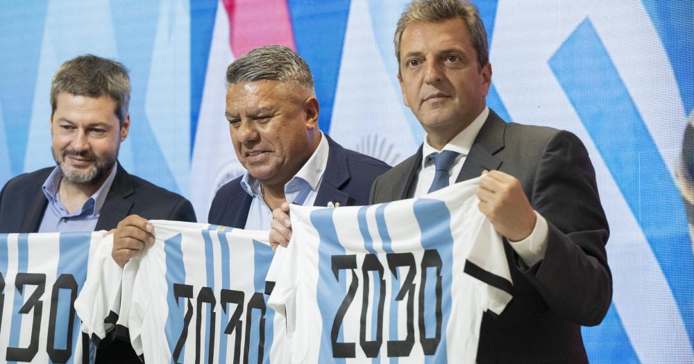 Sergio Massa Claudio Chiqui Tapia y Matías Lammens presentaron a la Argentina como sede de la inauguración del Mundial 2030