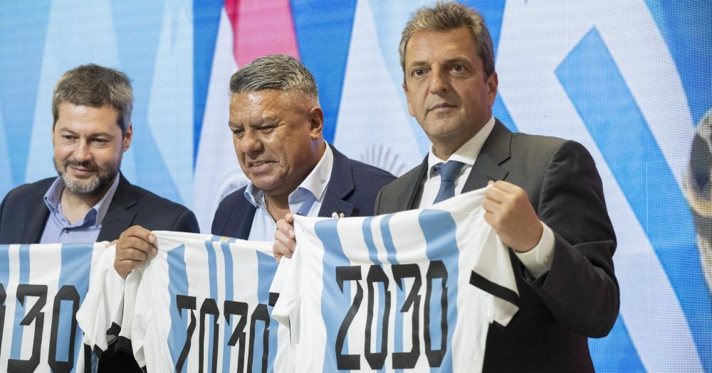 Sergio Massa Claudio Chiqui Tapia y Matías Lammens presentaron a la Argentina como sede de la inauguración del Mundial 2030