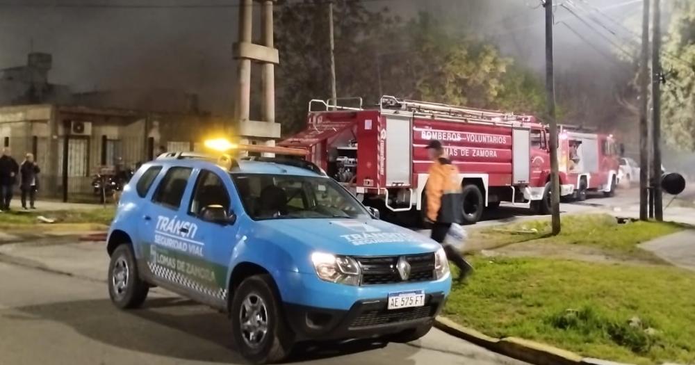 Centenario- otra casa terminoacute destruida por un feroz incendio