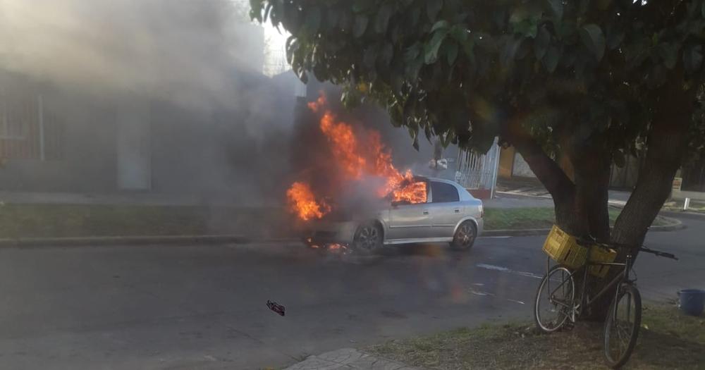 El incendio destruyó gran parte del vehículo