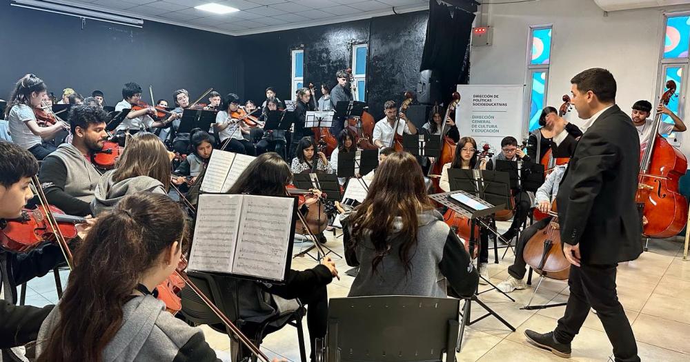 Se presentó la Orquesta Plato Volador de la Primaria N°18