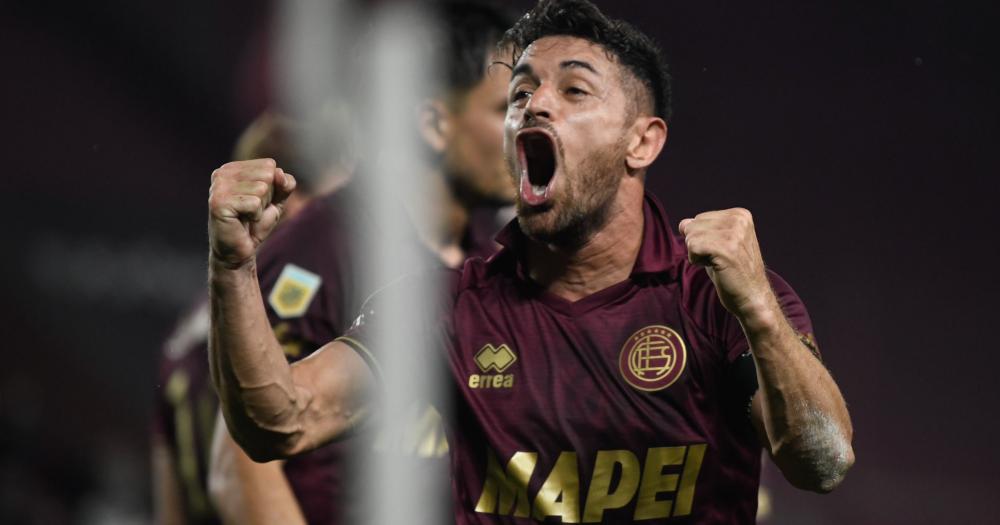 Lautaro Acosta abrió el triunfo de Lanús ante Tigre por la Copa de la Liga