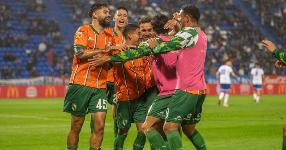 Banfield se aleja del fondo y se ilusiona en grande en la Copa de la Liga