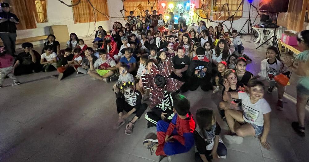 Hace tres años que se organizan los festejos temticos para Halloween en el SUM de la sociedad de Fomento