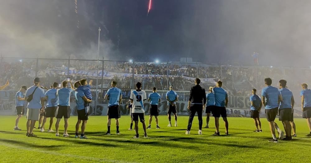 Los hinchas del Gasolero alentaron al equipo