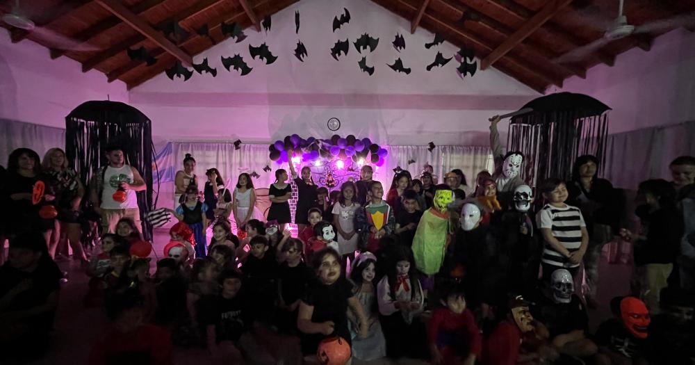 Ms de 100 personas festejaron en Barrio Odisa de Lomas