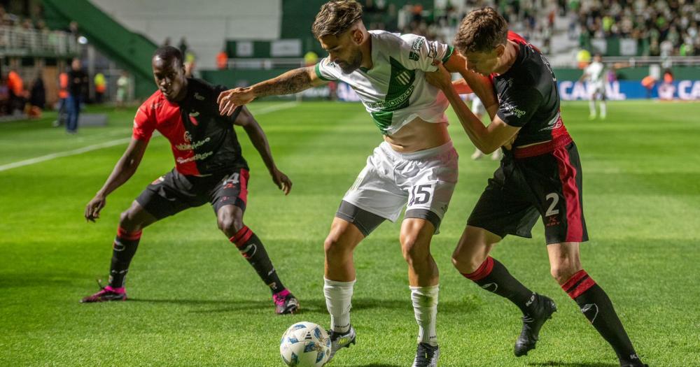 Giménez protege la pelota ante Conti