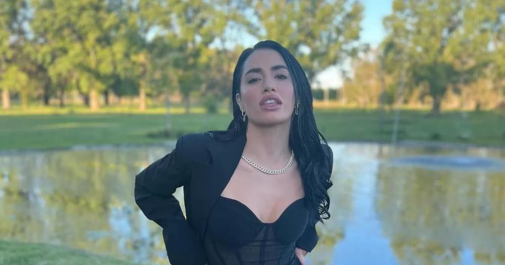 Lali muy sexy en un casamiento