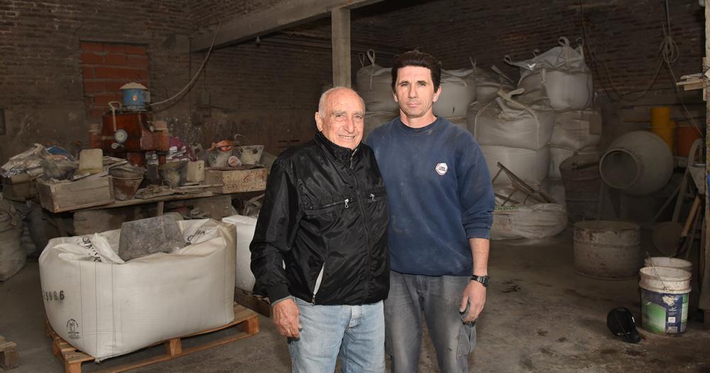 Se dedica desde hace 70 antildeos a hacer mosaicos en Villa Galicia
