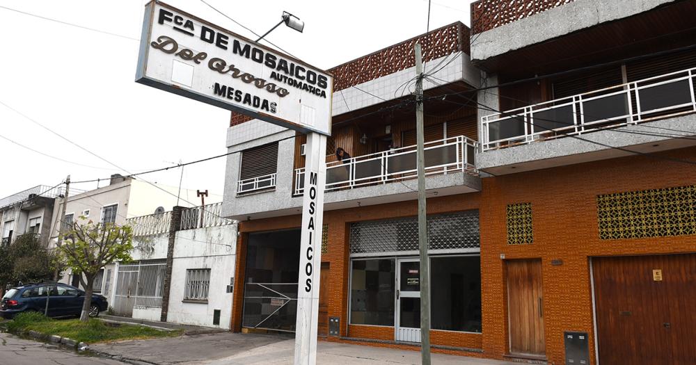 Se dedica desde hace 70 antildeos a hacer mosaicos en Villa Galicia