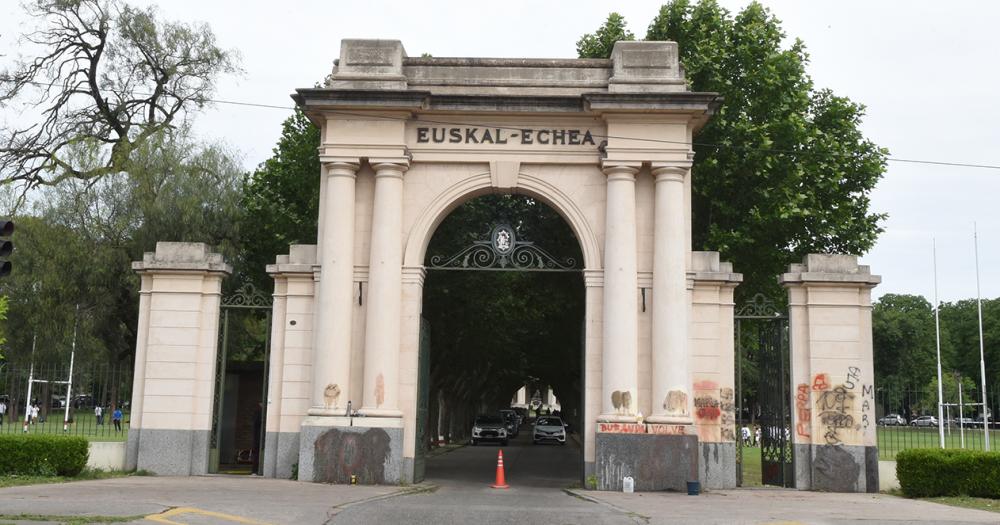 El Euskal Echea mucho maacutes que un colegio- su historia en Llavallol