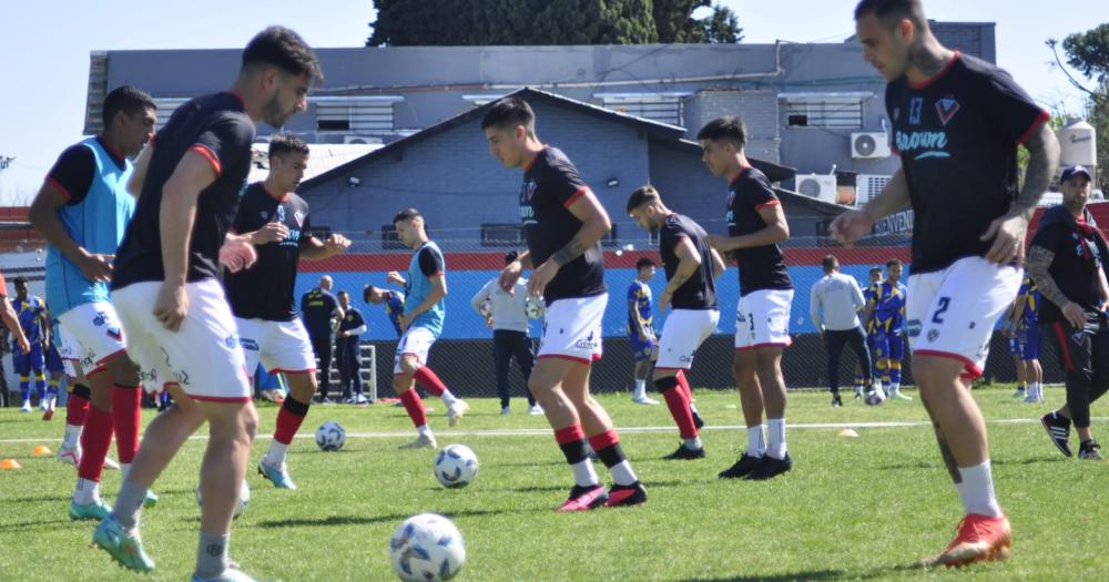 Brown suma nueva bajas en el plantel