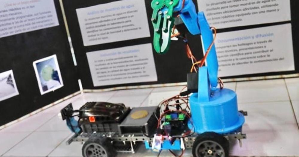 Diseñaron un robot que se encarga de recoger las muestras en las aguas contaminadas