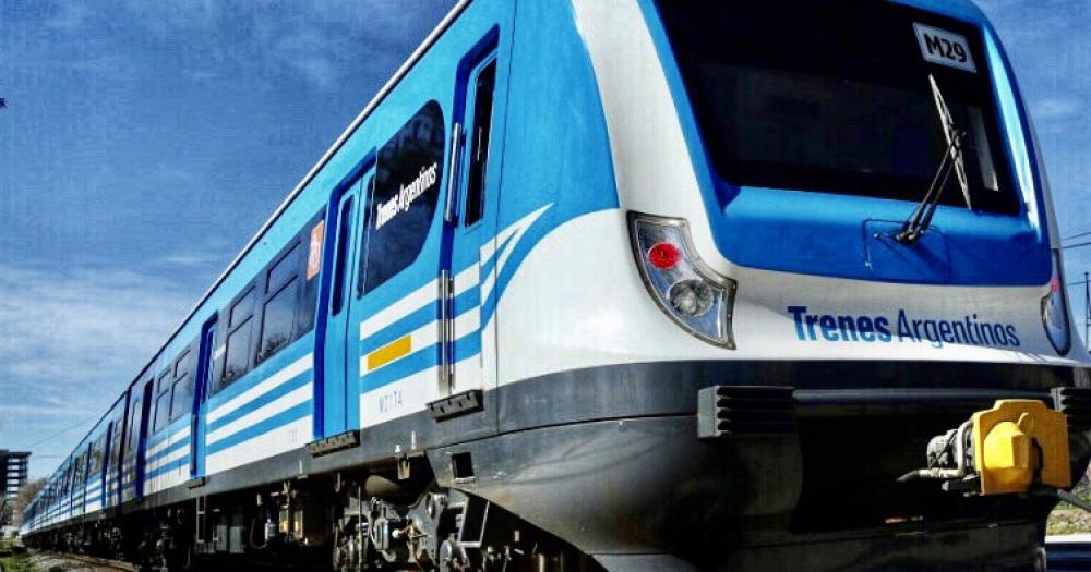 El ministro Guillermo Ferraro insistió en la privatización de las empresas de trenes