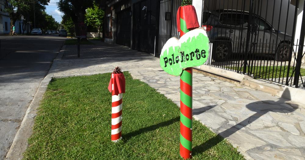 Decoraron las calles de Turdera con adornos de Navidad