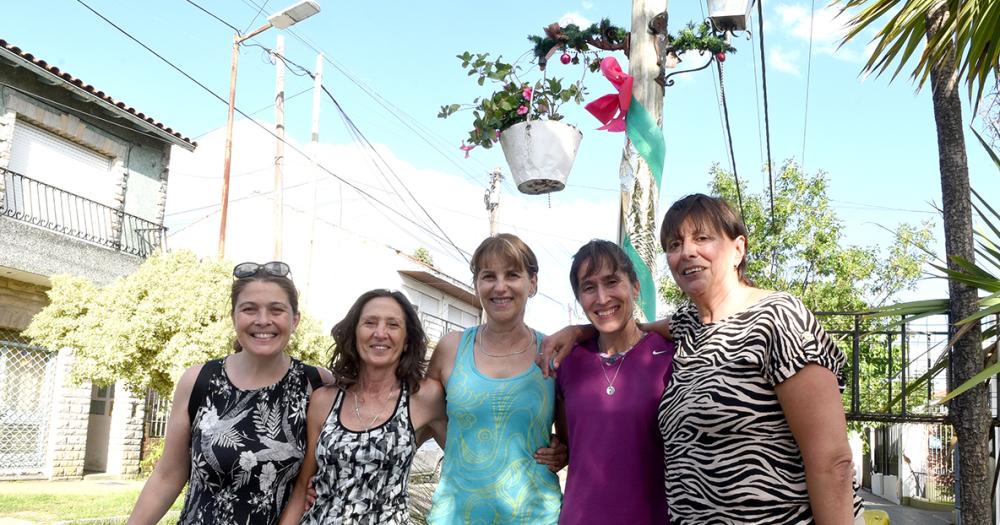 Decoraron las calles de Turdera con adornos de Navidad