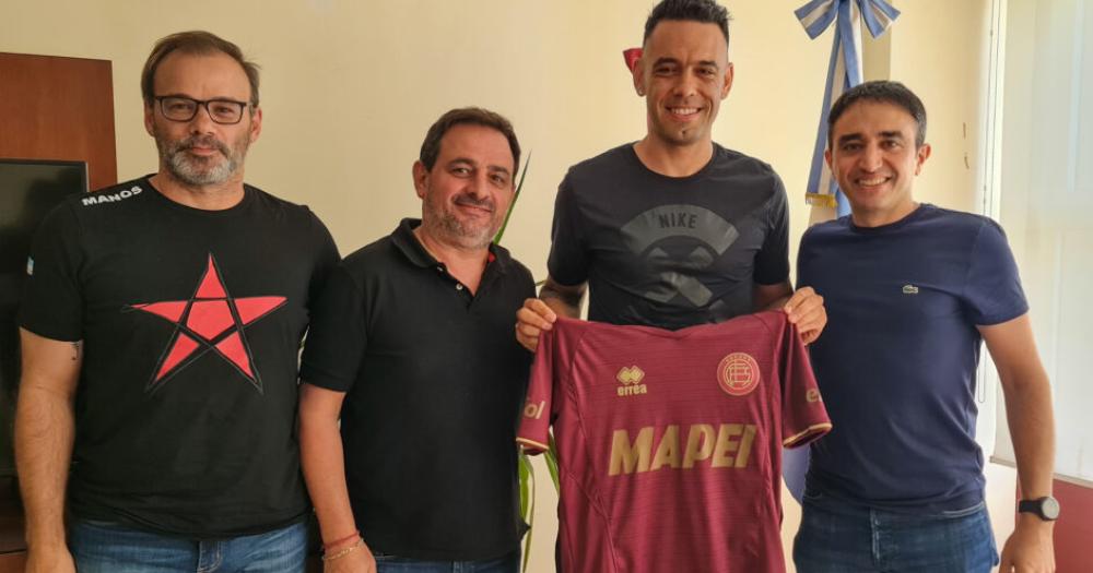 Domínguez el tercer refuerzo de Lanús