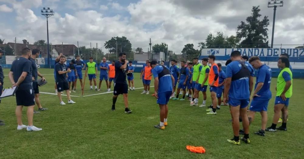 San Martín de Burzaco se prepara para jugar la Primera B