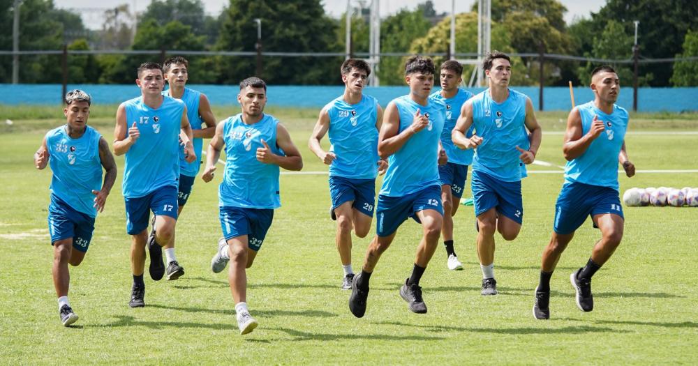 12 jugadores de la Reserva fueron a la primera de Temperley