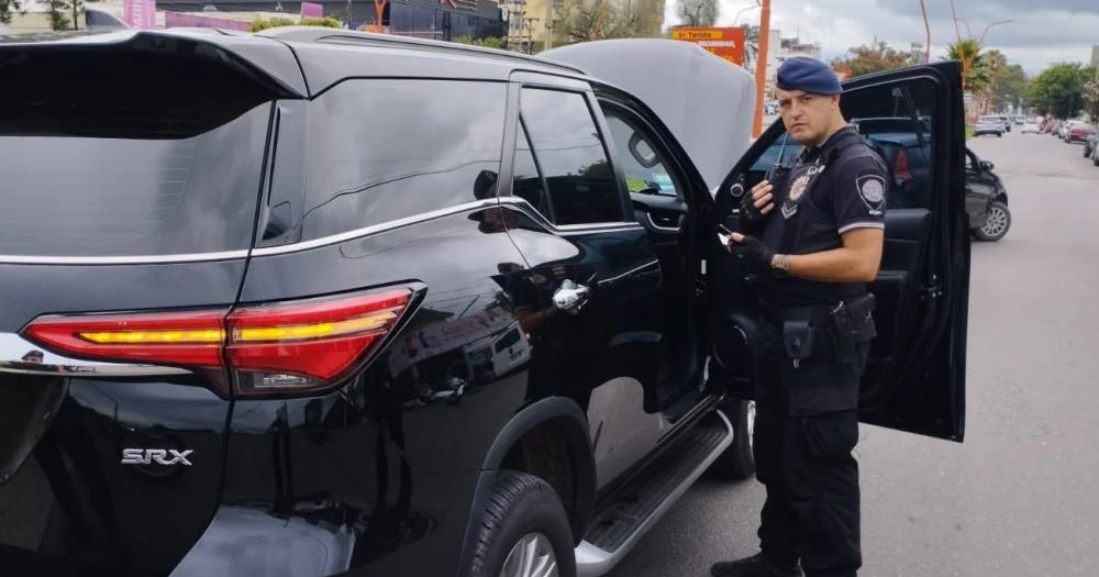 Recuperan en Coacuterdoba una camioneta robada en Lomas- un detenido