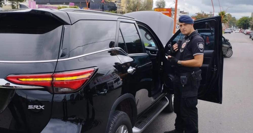 Recuperan en Coacuterdoba una camioneta robada en Lomas- un detenido