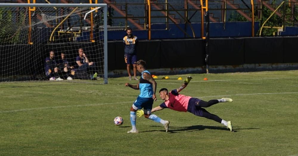 Así fue el gol del Animal López ante Dock Sud