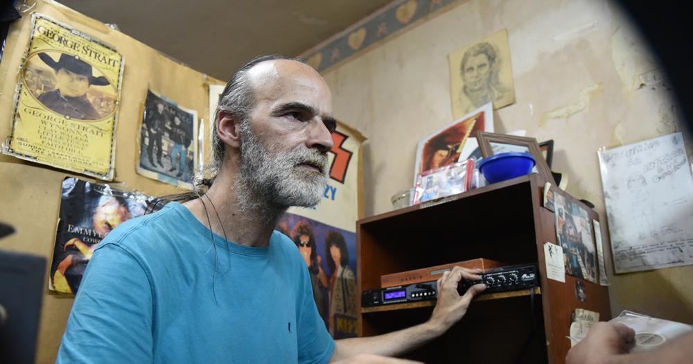 La historia de una miacutetica disqueriacutea en el corazoacuten de Lomas