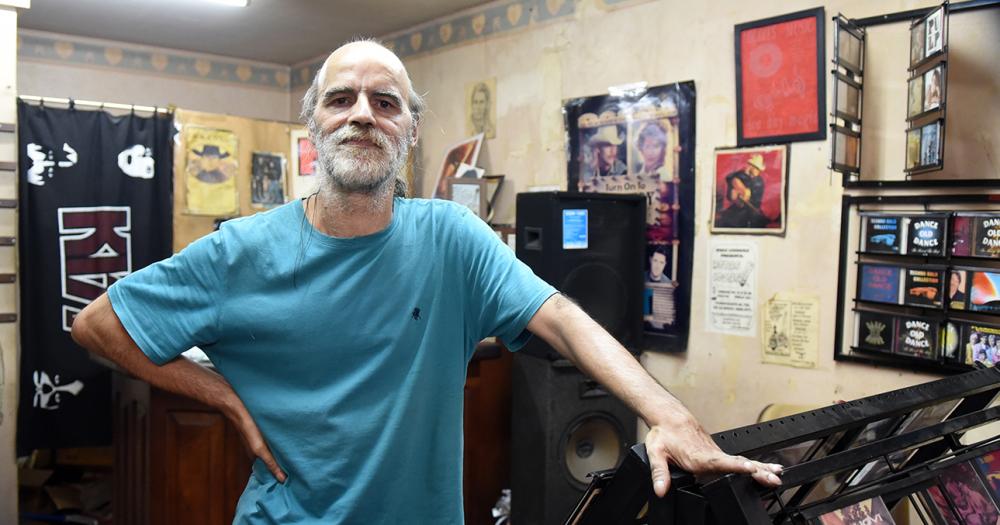 La historia de una miacutetica disqueriacutea en el corazoacuten de Lomas