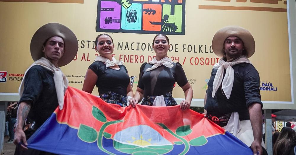 Grupos de danza y muacutesicos de Lomas participaron en el Festival de Cosquiacuten