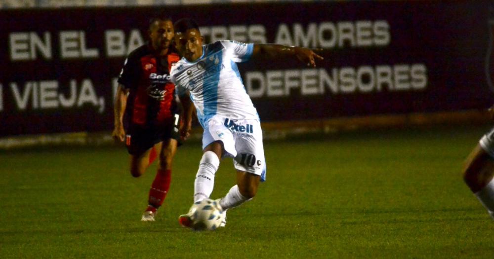 Discreto empate entre Temperley y Defensores de Belgrano en Nuacutentildeez