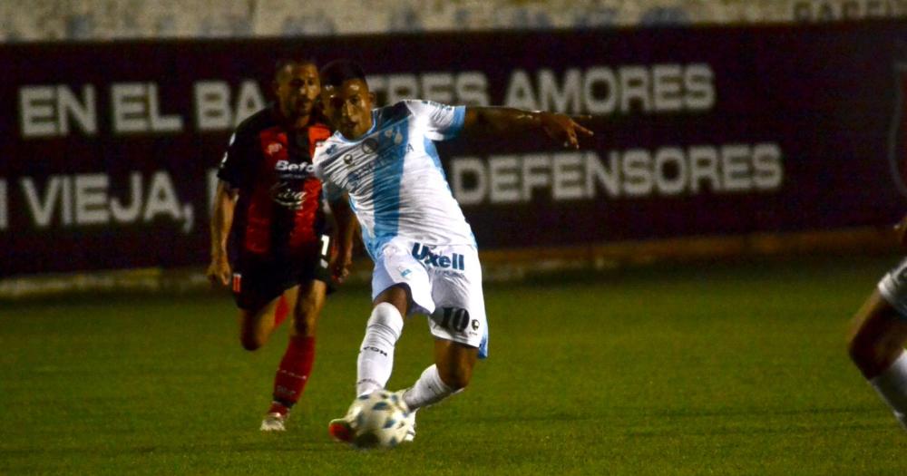 Discreto empate entre Temperley y Defensores de Belgrano en Nuacutentildeez