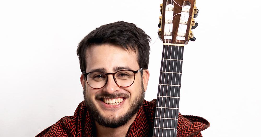 Pablo Juaacuterez Levar el lomense en la Fiesta de la Guitarra