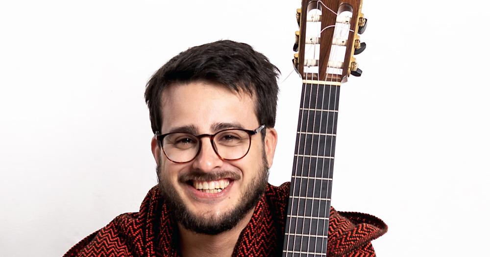 Pablo Juaacuterez Levar el lomense en la Fiesta de la Guitarra