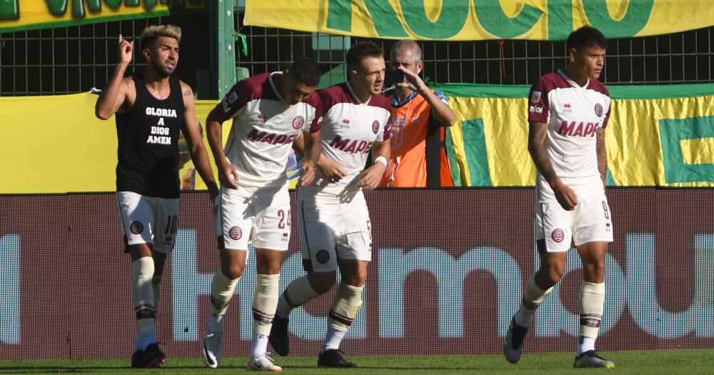 Moreno festeja la apertura en Varela
